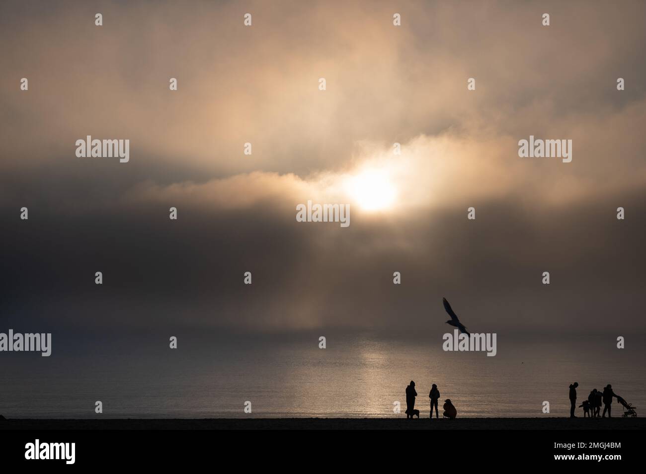 La Rochelle (Francia centro-orientale): Tramonto sul mare in inverno Foto Stock
