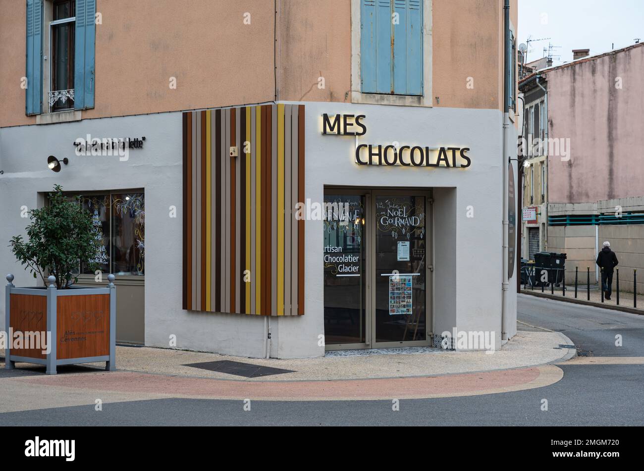 Ales, Occitanie, France, 12 30 2022 - il negozio di alimentari chiamato My chocolats, dal fagiolo alla tavoletta situato nella città vecchia Foto Stock