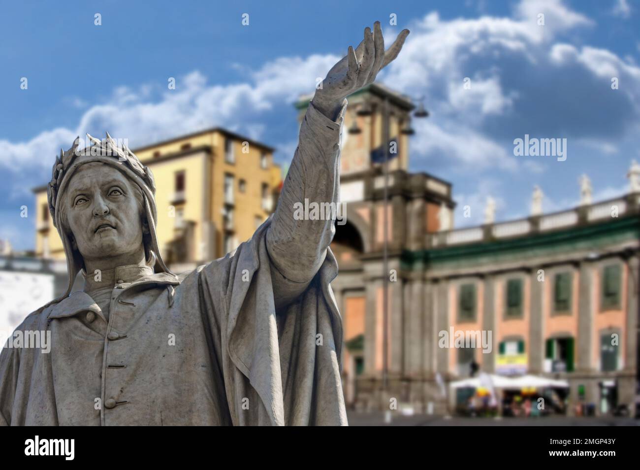 Piazza Dante è una delle piazze più importanti di Napoli e si trova nel centro storico della città. Foto Stock