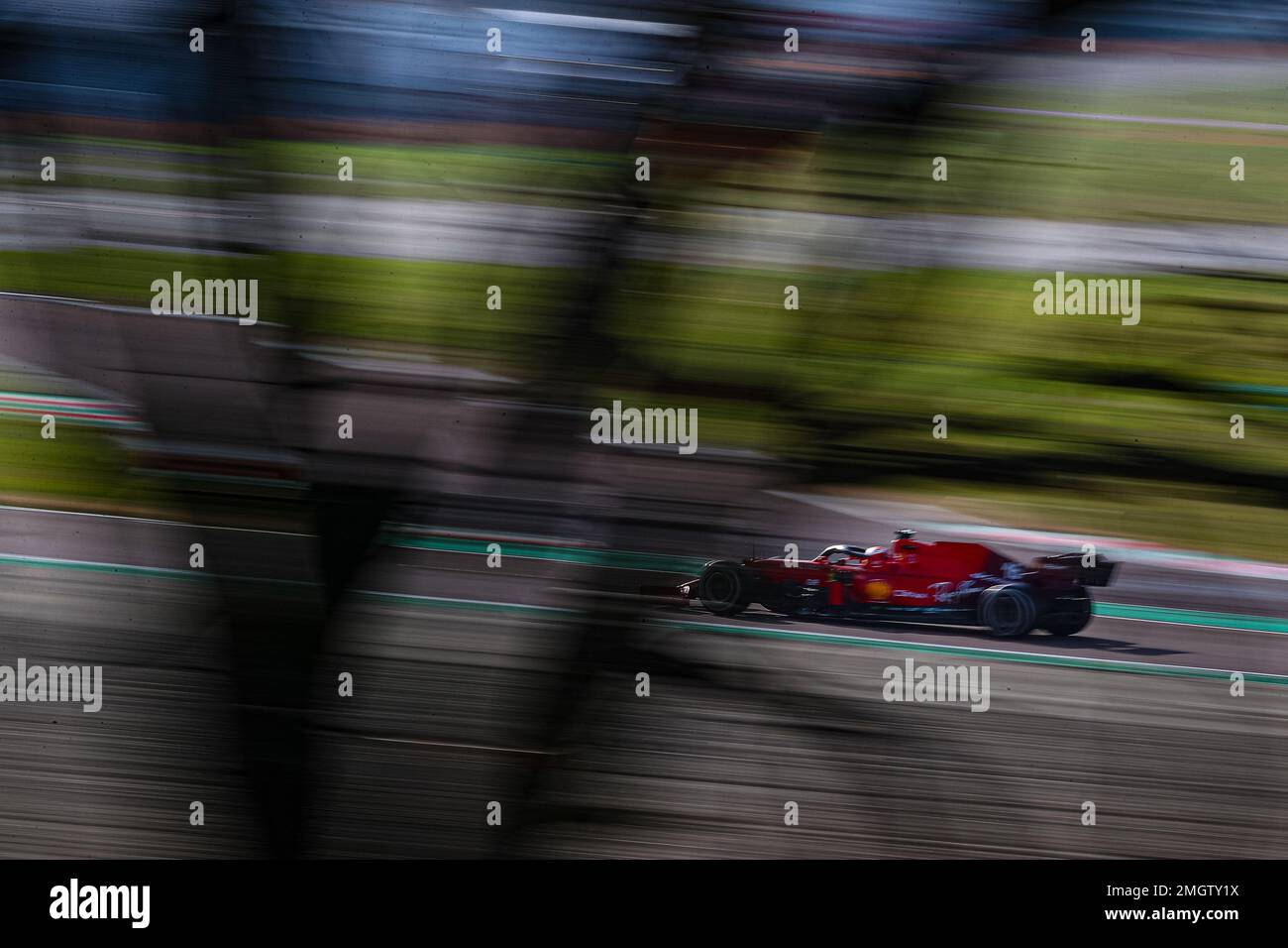 Italia. 26th gennaio 2023.Ferrari test days tifosi durante un test con la vecchia Ferrari SF-21 2021 a Fiorano/Maranello, che raggiunge per la stagione 2023 F1, 26 gennaio 2023 Credit: Independent Photo Agency Srl/Alamy Live News Foto Stock