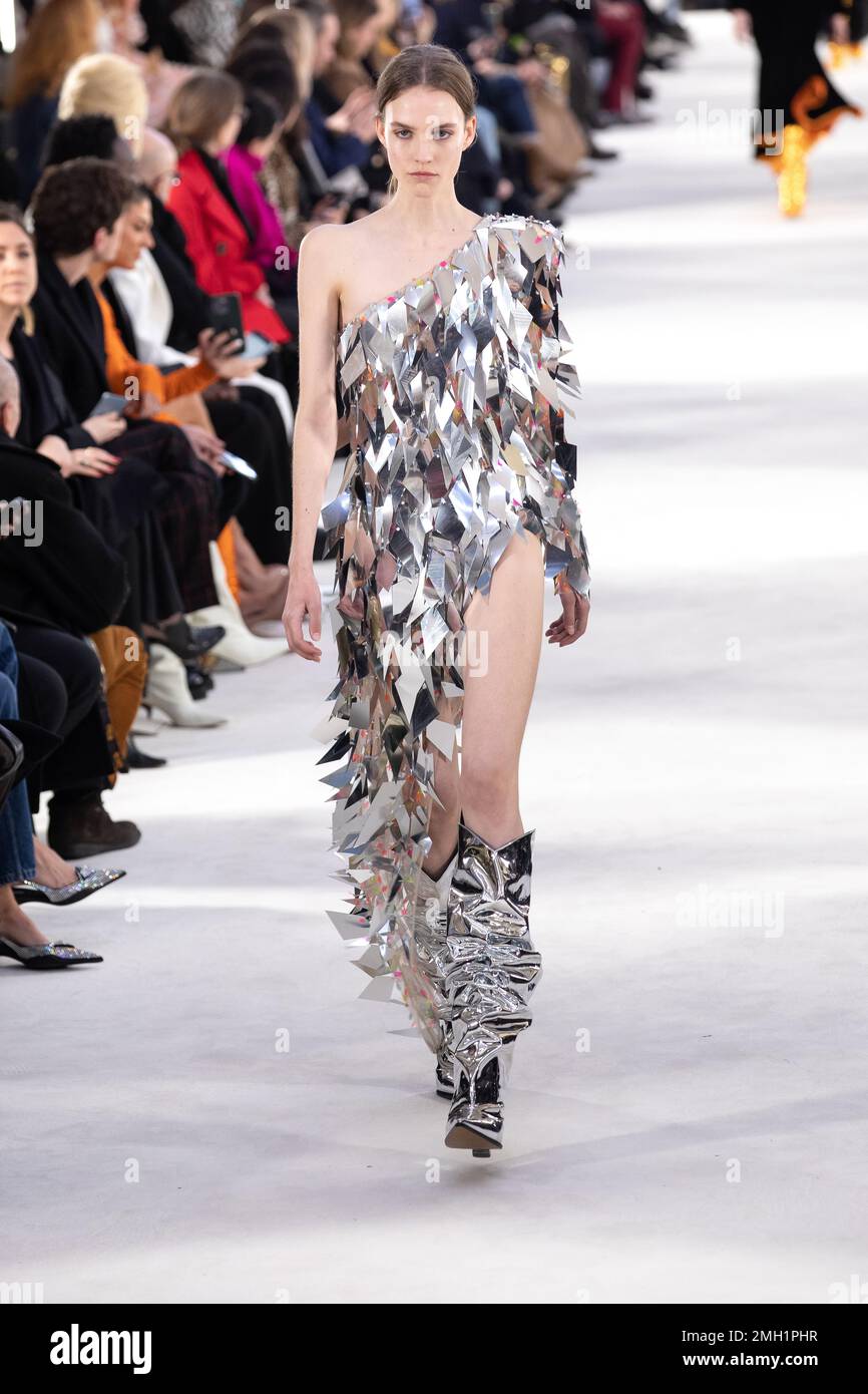 Parigi, Francia 24 gennaio 2023, settimana della moda, sfilata di moda Alexandre Vauthier, Primavera Estate 2023, Francesco Loock/Alamy Foto Stock