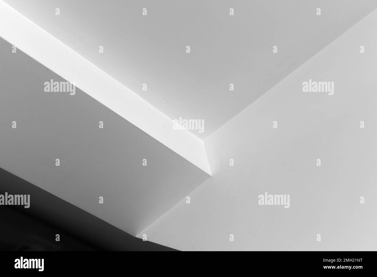 Astratto bianco minimalista architettura sfondo foto, frammento con travi a soffitto e nicchia Foto Stock