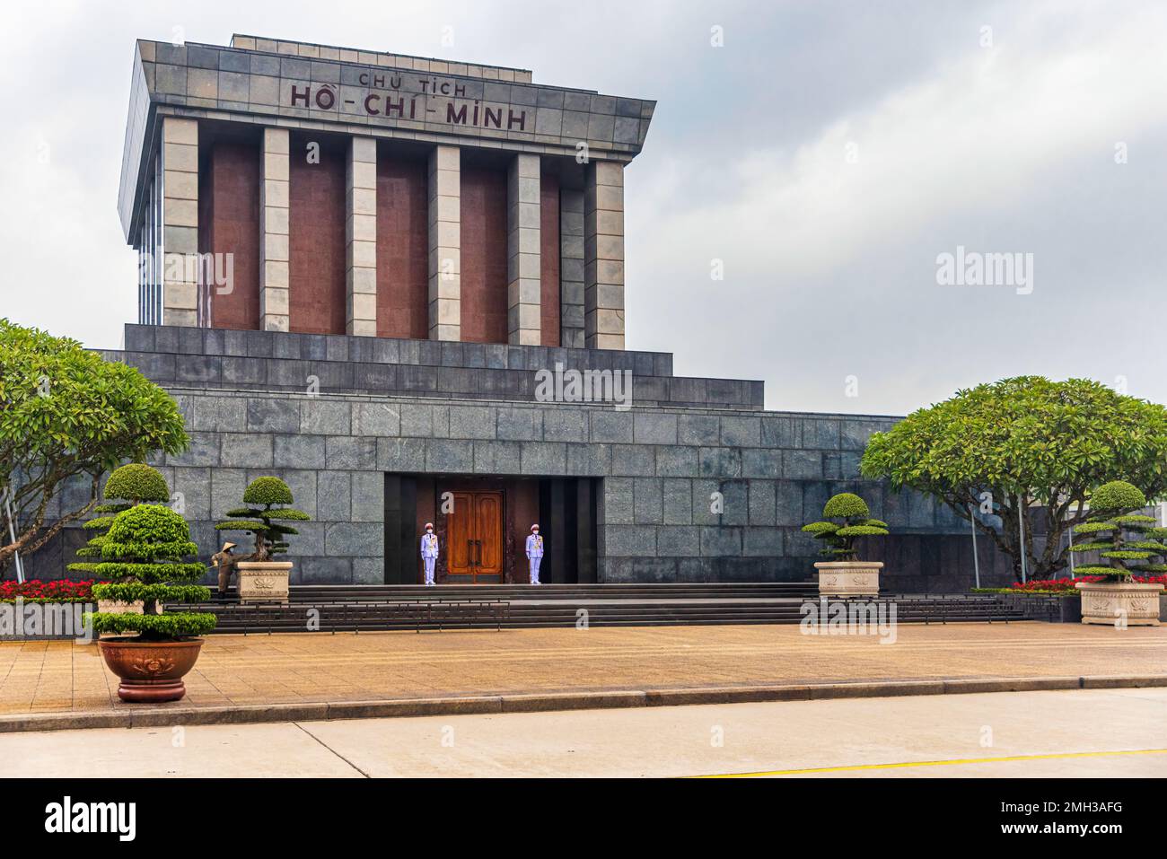 HANOI, VIETNAM - 26 DICEMBRE 2022 - ho Chi min mausoleo è un grande monumento commemorativo nel centro di Hanoi. Ospita il corpo imbalsamato dell'ex vietnamita Foto Stock