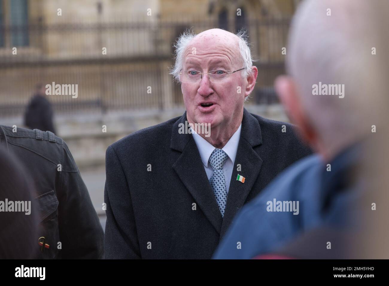 Londra, Regno Unito. 26 gennaio 2023. La gente in Piazza del Parlamento ha ricordato il massacro della domenica sanguinosa quando i soldati britannici hanno sparato 26 civili disarmati durante una protesta in gran parte pacifica a Derry. 14 morirono sulla scena e più tardi, alcuni mentre scappare, altri quando cercavano di aiutare i feriti. Tra i presenti vi erano alcuni appartenenti a famiglie di persone uccise. La giustizia chiedeva per gli omicidi e si opponeva a un disegno di legge che avrebbe posto fine al perseguimento dei colpevoli. Peter Marshall/Alamy Live News Foto Stock