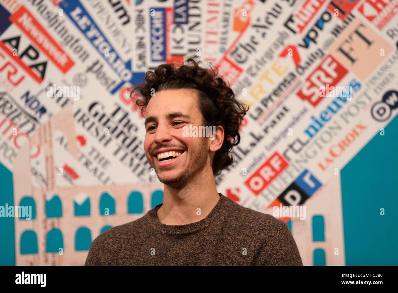 The spokesperson of Italian grass-roots movement against right-wing populism, dubbed the Sardines, Mattia Santori, talks during a press conference at the Foreign Press Association in Rome, Friday, Dec. 13, 2019. (AP Photo/Alberto Pellaschiar) Foto Stock