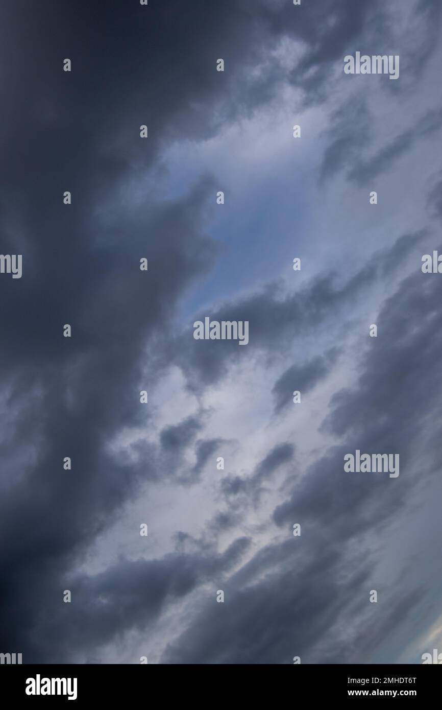 Forme e volti nelle nuvole Foto Stock
