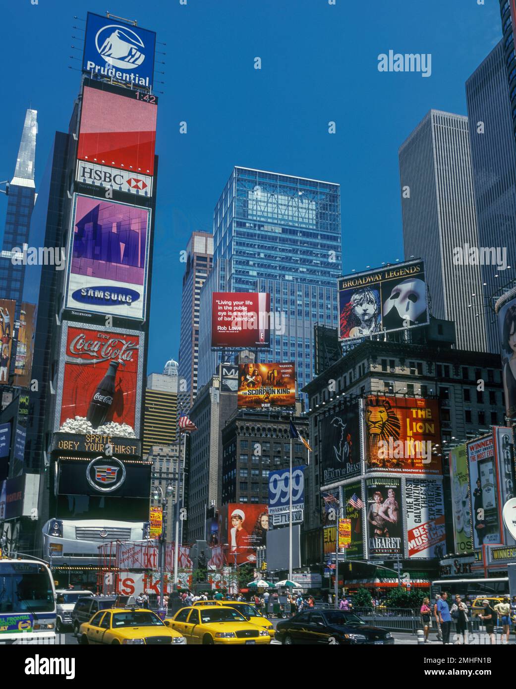 2002 STORICO STREET SCENE TIMES SQUARE MANHATTAN NEW YORK CITTÀ USA Foto Stock
