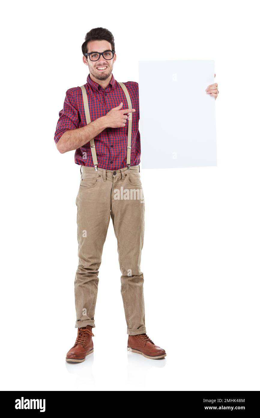 Uomo d'affari, ritratto e puntando a bianco, carta o cartellone in studio, spazio e sfondo bianco. Faccia, dipendente e uomo con pubblicità, poster Foto Stock