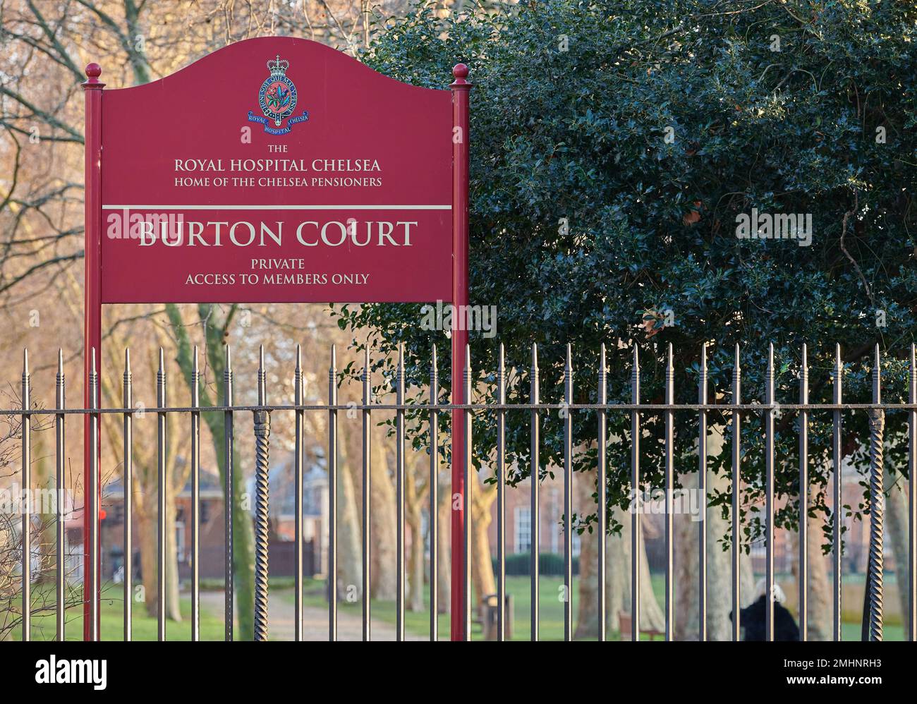 Burton Court, parte del Royal Chelsea Hospital, Londra, Inghilterra, fondata nel XVII secolo da re Carlo II per pensionato Military in pensione Foto Stock