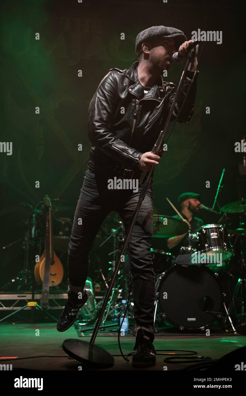 La band punk-folk australiana, The Rumjacks, si esibisce dal vivo ad Hannover mentre apre il tour Dropkick Murphys in Europe 2023. Foto Stock