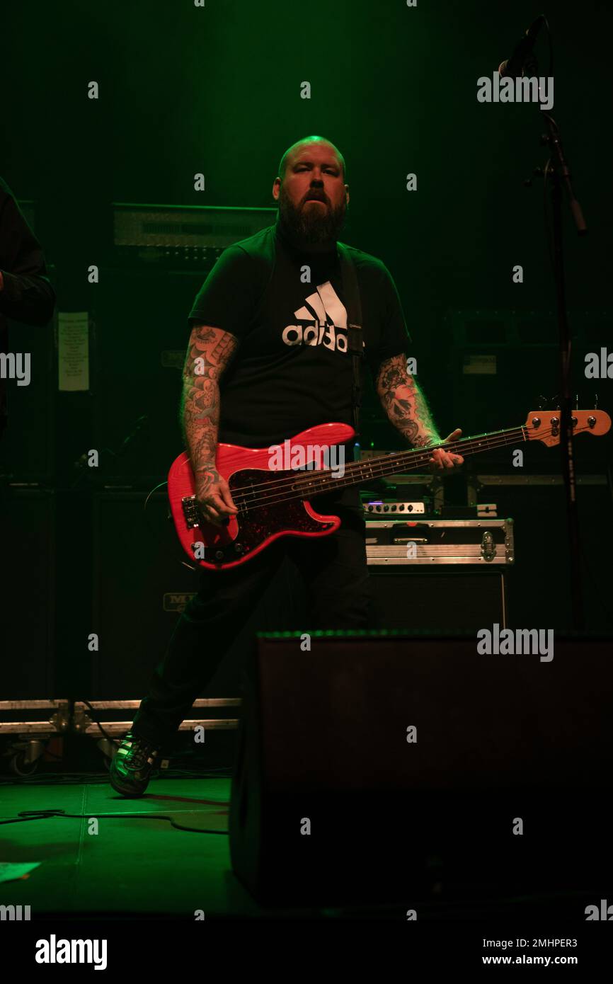 La band punk-folk australiana, The Rumjacks, si esibisce dal vivo ad Hannover mentre apre il tour Dropkick Murphys in Europe 2023. Foto Stock