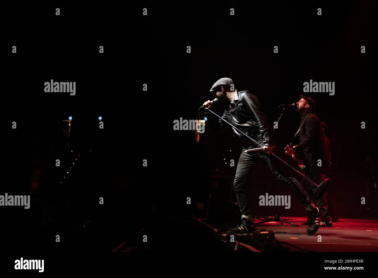 La band punk-folk australiana, The Rumjacks, si esibisce dal vivo ad Hannover mentre apre il tour Dropkick Murphys in Europe 2023. Foto Stock