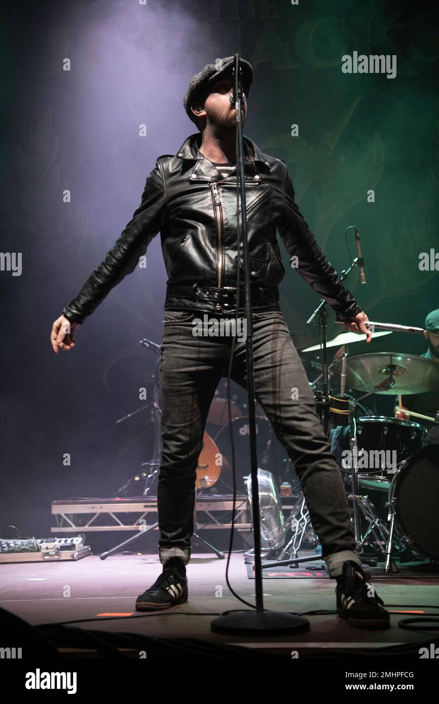 La band punk-folk australiana, The Rumjacks, si esibisce dal vivo ad Hannover mentre apre il tour Dropkick Murphys in Europe 2023. Foto Stock