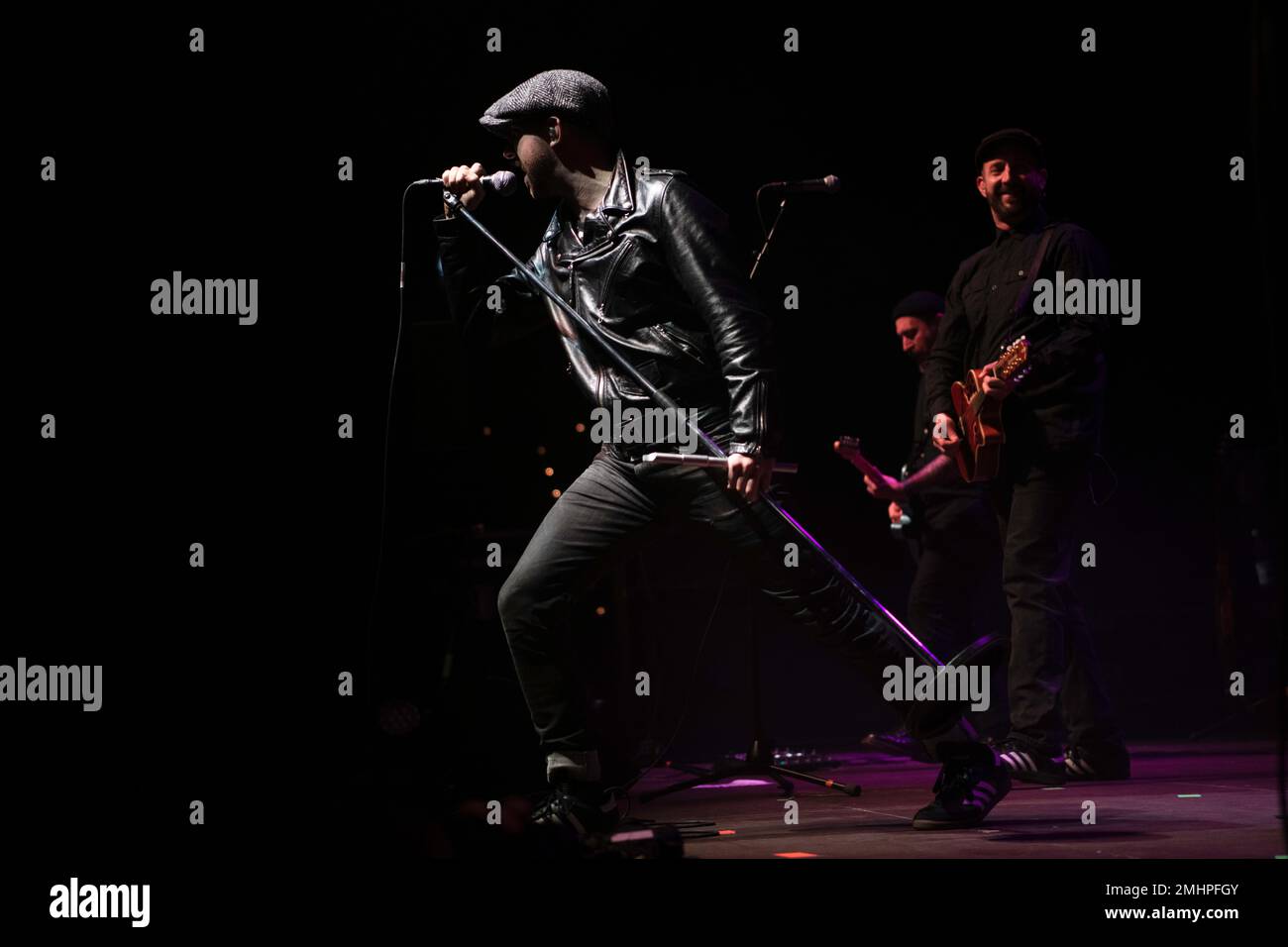 La band punk-folk australiana, The Rumjacks, si esibisce dal vivo ad Hannover mentre apre il tour Dropkick Murphys in Europe 2023. Foto Stock