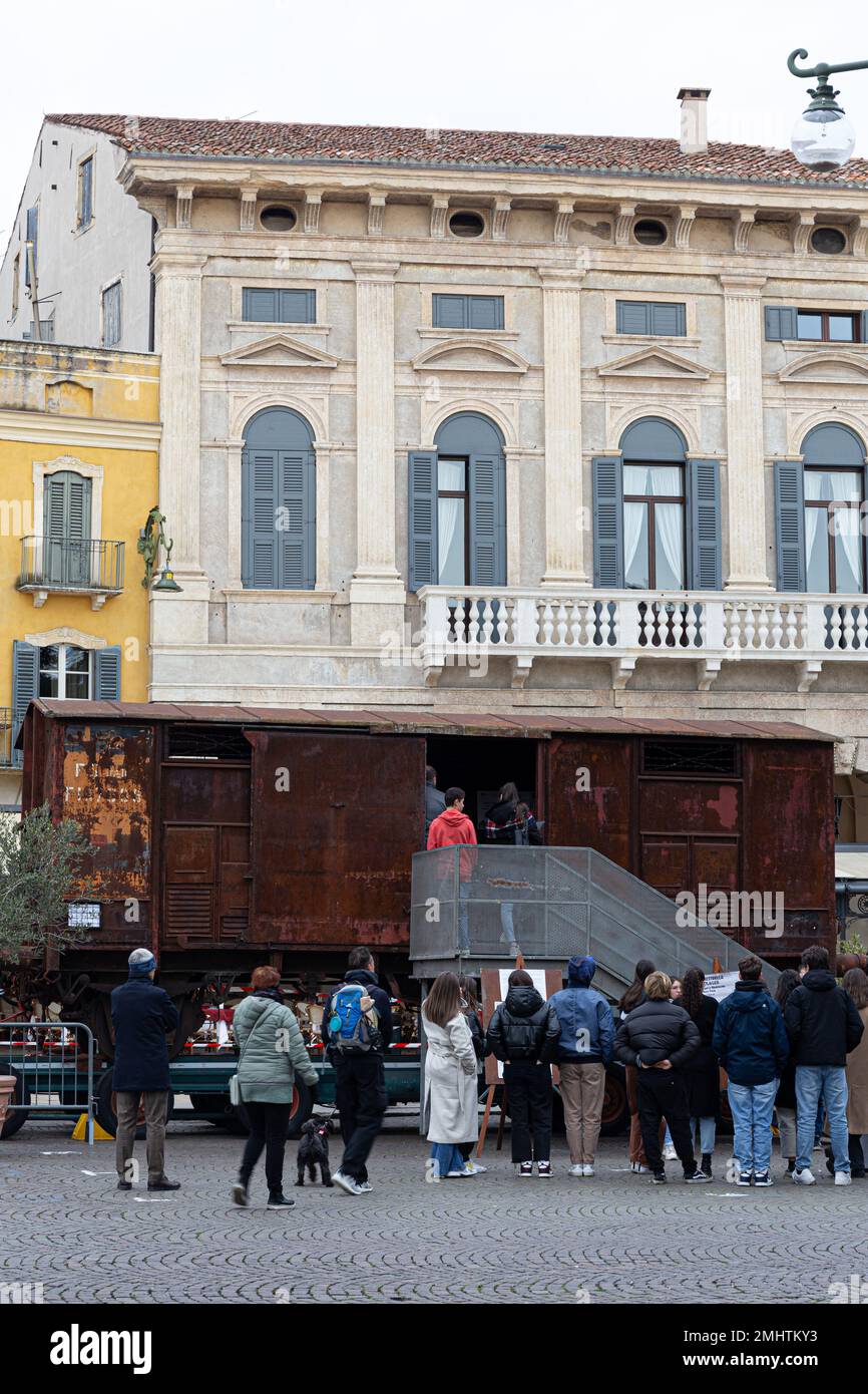Giornata Internazionale in memoria delle vittime dell'Olocausto a Verona Piazza Bra Foto Stock