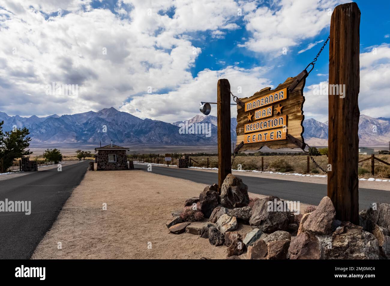 Posto principale di sentry e ingresso al Manzanar National Historic Site, Owens Valley, California, USA Foto Stock