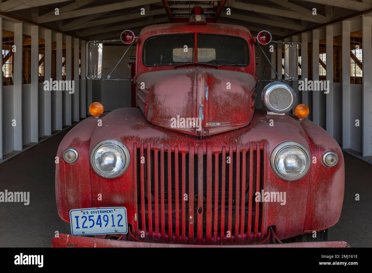 Vigili del fuoco che ospitano attrezzature antincendio presso il Manzanar National Historic Site, Owens Valley, California, USA Foto Stock
