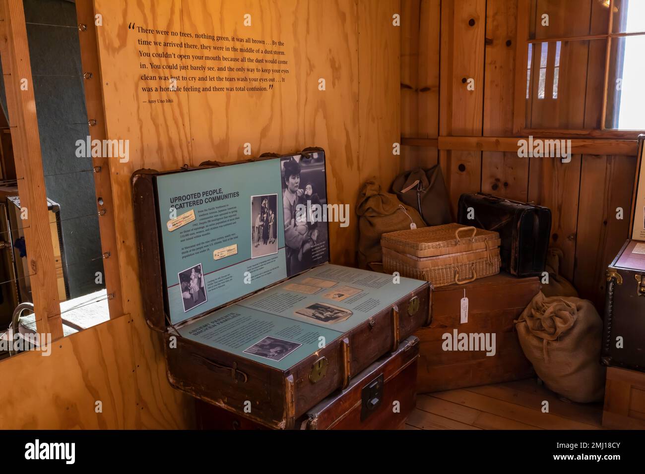 Le caserme espongono le persone sradicate al blocco 14 del Manzanar National Historic Site, Owens Valley, California, USA Foto Stock