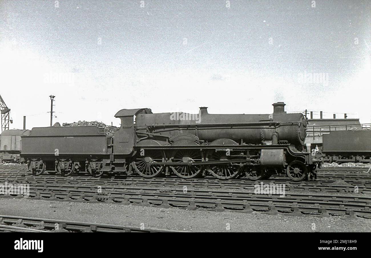 GWR Saint Class 4-6-0 Locomotiva a vapore No. 2945 Hillingdon Court a Swindon Works nel 1936 circa Foto Stock