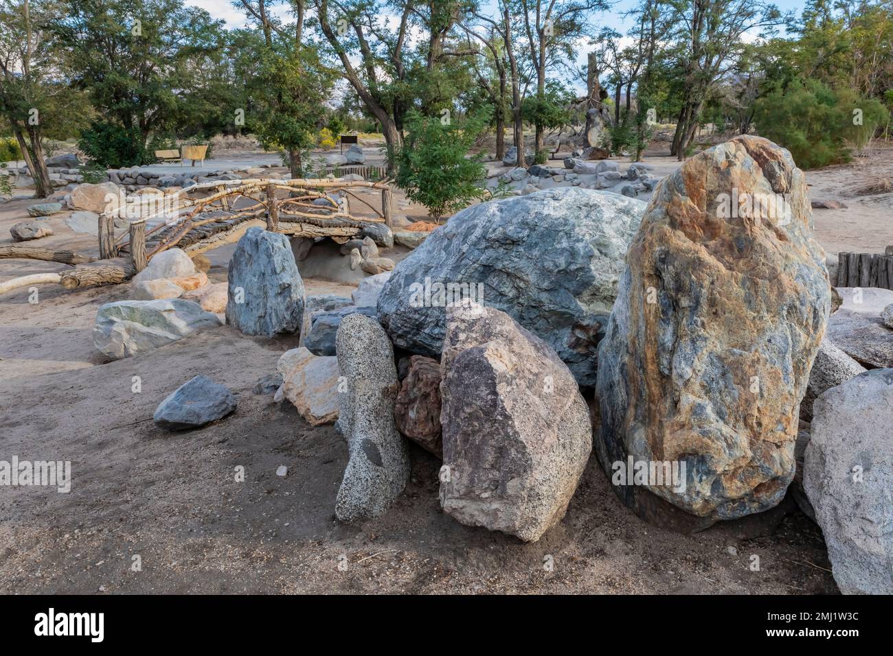 Merritt Park è stato sepolto e ponti ricostruiti, nel Manzanar National Historic Site, Owens Valley, California, USA Foto Stock