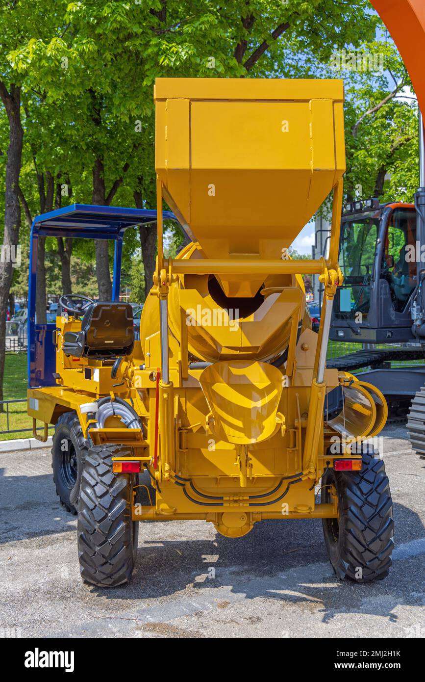 Betoniera mobile unità di miscelazione per macchine da cantiere Foto Stock