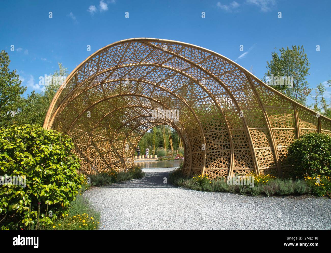 Entrata ad arco di bambù al Padiglione Cinese al Floriade Expo Amsterdam-Almere 2022, Paesi Bassi Foto Stock