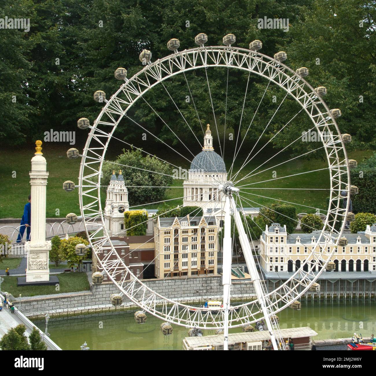 Modello LEGO del London Eye a Legoland, Windsor, Berkshire Foto Stock
