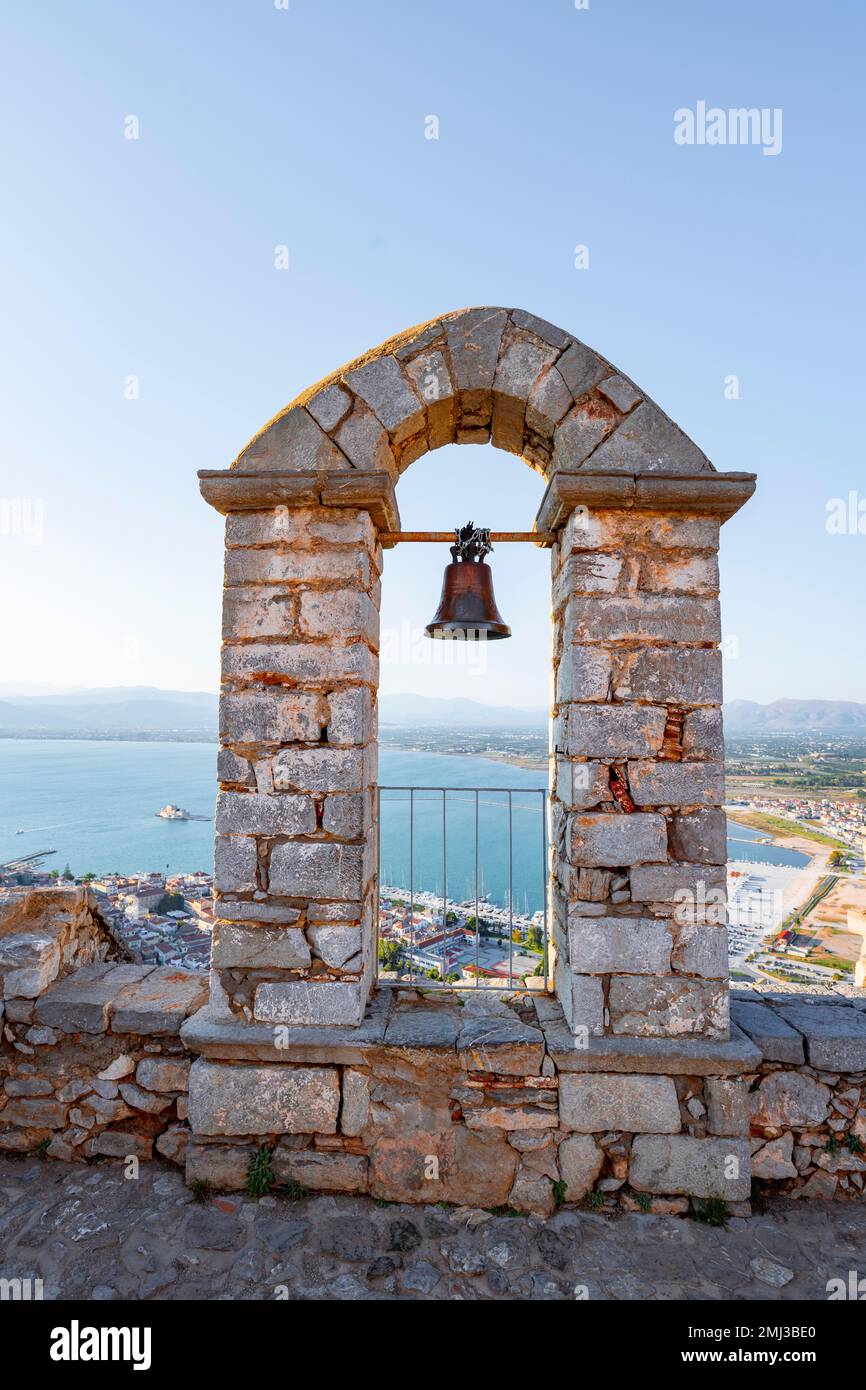 Campana della Fortezza di Palamidi, Nafplio, Peloponneso, Grecia Foto Stock