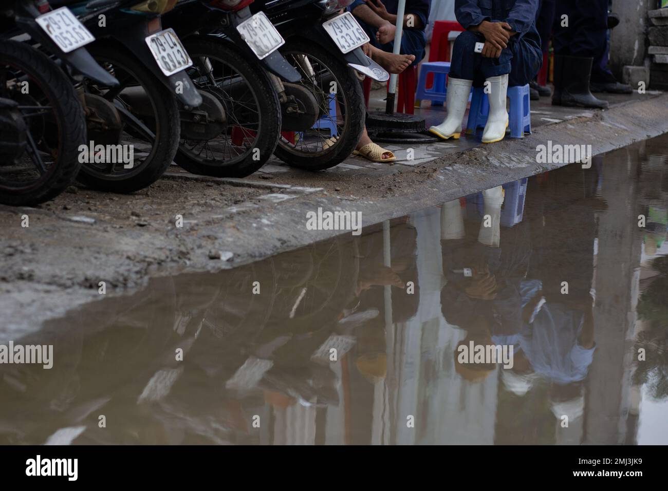 Reflections - Chung cư B Chợ Đầm - Vietnam blocchi di appartamenti intorno al mercato Dam ( Chợ Đầm ) Nha Trang Vietnam Foto Stock