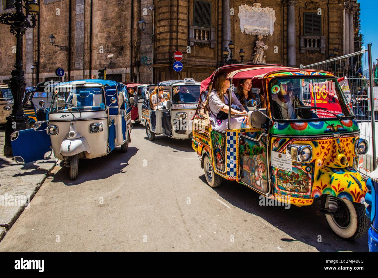 Scooter a tre ruote Ape di Piaggio, Palermo, Sicilia, Palermo, Sicilia, Italia Foto Stock