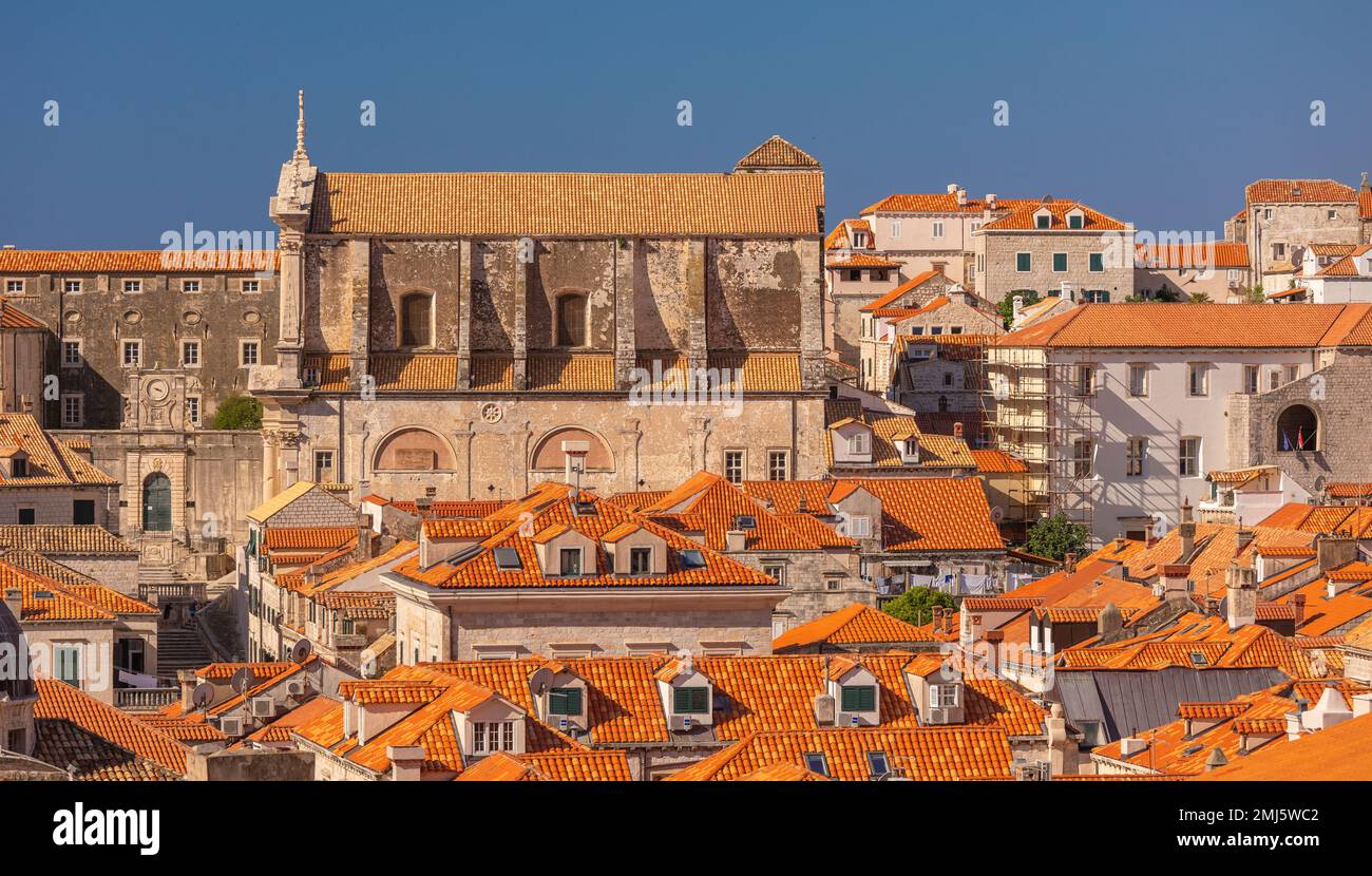 DUBROVNIK, CROAZIA, EUROPA - Chiesa di Sant'Ignazio, in alto, nella città fortificata di Dubrovnik sulla costa della Dalmazione. Foto Stock
