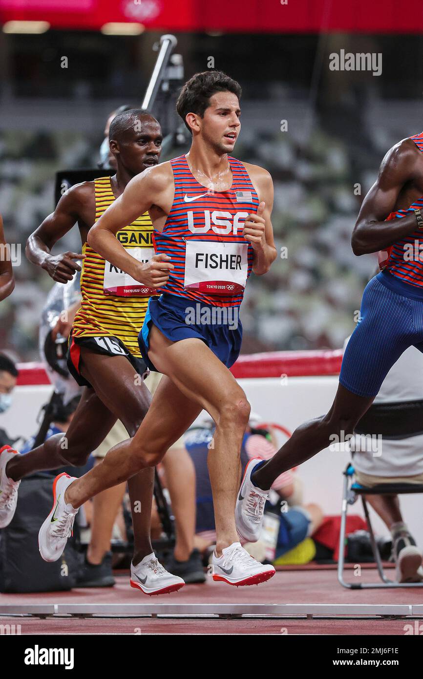 Grant Fisher (USA) gareggia nei 5000 metri maschili ai Giochi Olimpici estivi 2020 (2021) di Tokyo, Giappone Foto Stock