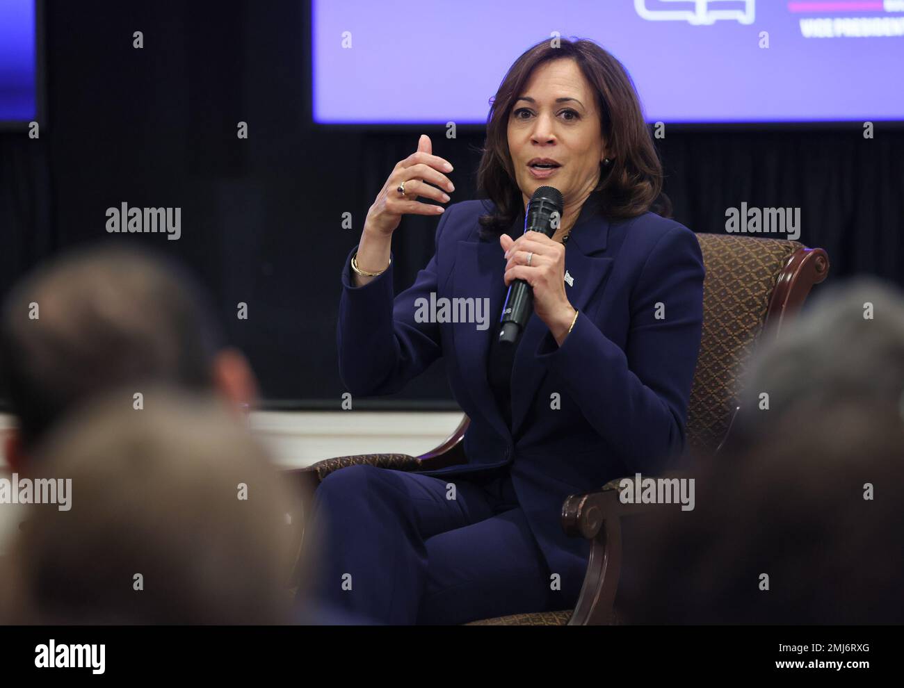 Washington, DC, Stati Uniti. 27th Jan, 2023. Il Vice Presidente DEGLI STATI UNITI Kamala Harris si rivolge a un incontro di funzionari statali e locali, leader del lavoro e NGOÕs provenienti da tutti gli Stati Uniti durante un Accelerating Lead Pipe Replacement Summit alla Casa Bianca, venerdì 27 gennaio 2023 a Washington, DC. Foto di Jemal Countess/Pool/Sipa USA Credit: Sipa USA/Alamy Live News Foto Stock