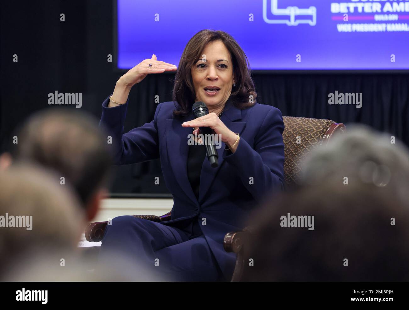 Washington, DC, Stati Uniti. 27th Jan, 2023. Il Vice Presidente DEGLI STATI UNITI Kamala Harris si rivolge a una riunione di funzionari statali e locali, leader del lavoro e ONG provenienti da tutti gli Stati Uniti durante un Accelerating Lead Pipe Replacement Summit alla Casa Bianca, venerdì 27 gennaio 2023 a Washington, DC. Photo by Jemal Countess/UPI Credit: UPI/Alamy Live News Foto Stock