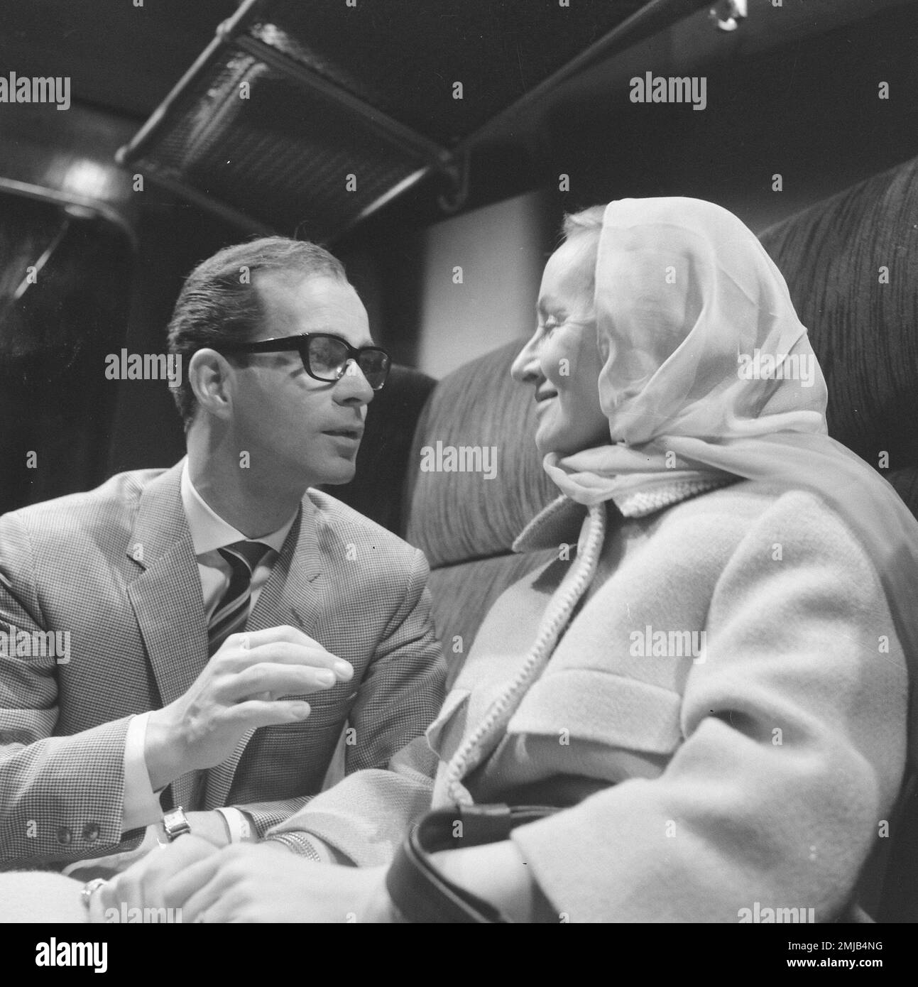 Storia dell'Olanda: Gioco TV 'Rendez vous with Grazia'. Henk van Ulsen e Andrea Domburg; data: 12 aprile 1962 Foto Stock