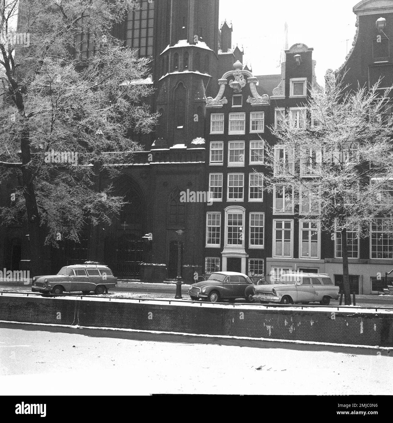 Paesi Bassi Storia: Commissione Ufficio turistico jugoslavo, esterno; Data: 27 dicembre 1962 Foto Stock