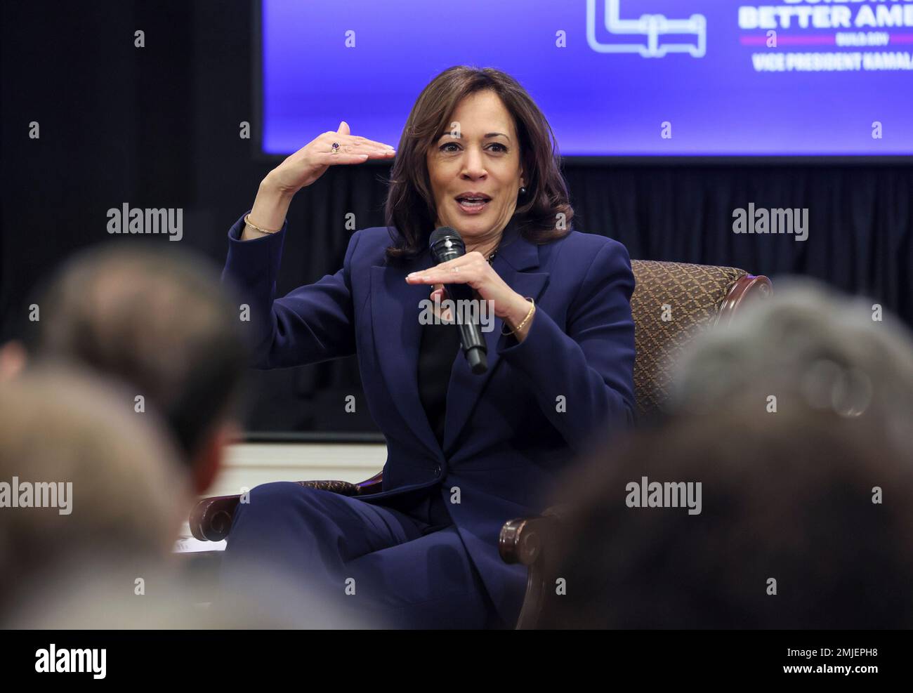 Washington, Stato di Vereinigte. 27th Jan, 2023. Il Vice Presidente degli Stati Uniti Kamala Harris si rivolge a un incontro di funzionari statali e locali, leader del lavoro e NGOs provenienti da tutti gli Stati Uniti durante un Accelerating Lead Pipe Replacement Summit alla Casa Bianca Venerdì 27 gennaio 2023 a Washington, DC Credit: Jemal Countess/Pool via CNP/dpa/Alamy Live News Foto Stock
