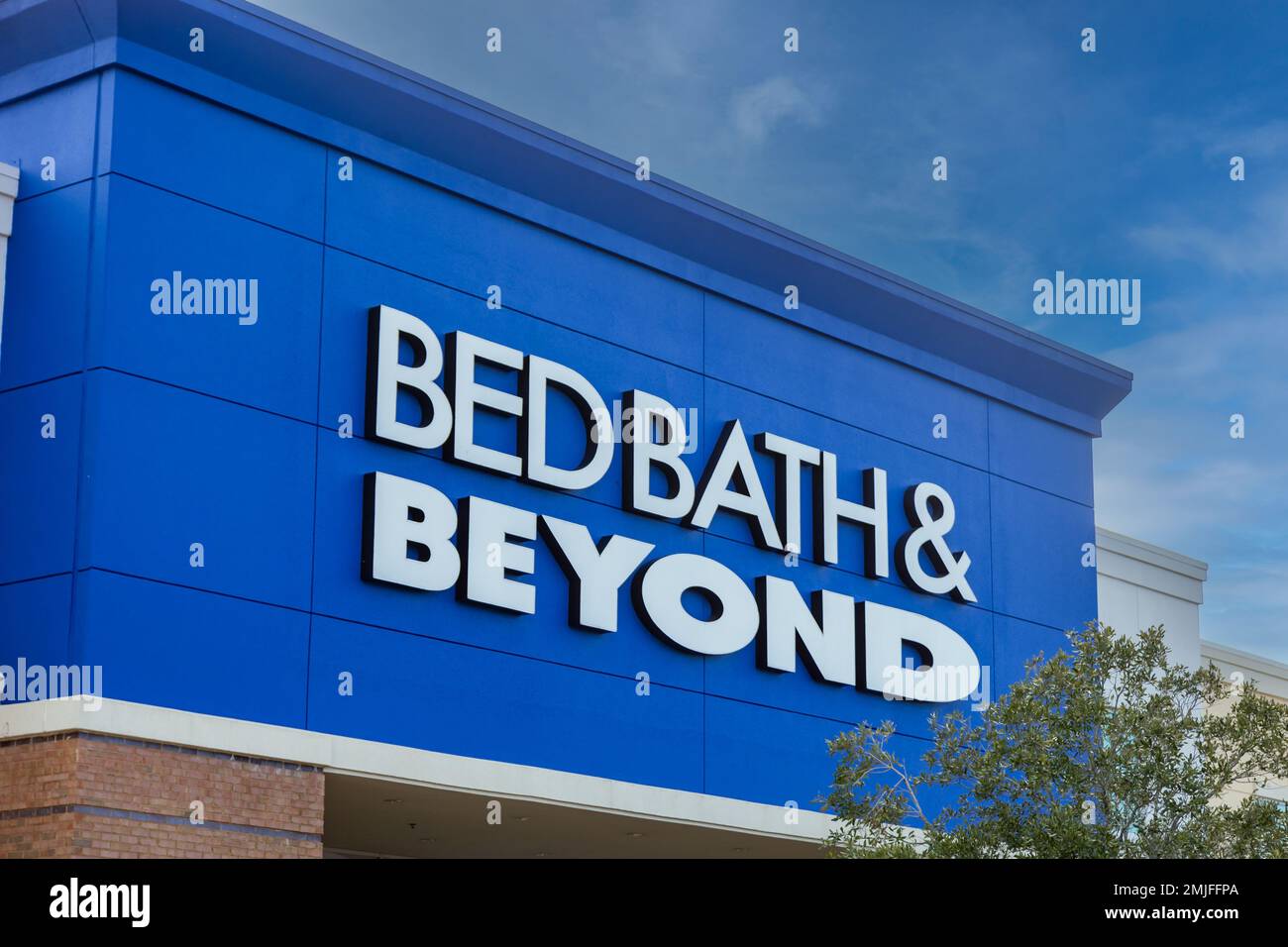 Flowood, MS - Gennaio 2023: Bed Bath & Beyond è una catena di negozi di merchandising al dettaglio che vendono biancheria da letto, bagno, cucina e arredamento per la casa. Foto Stock