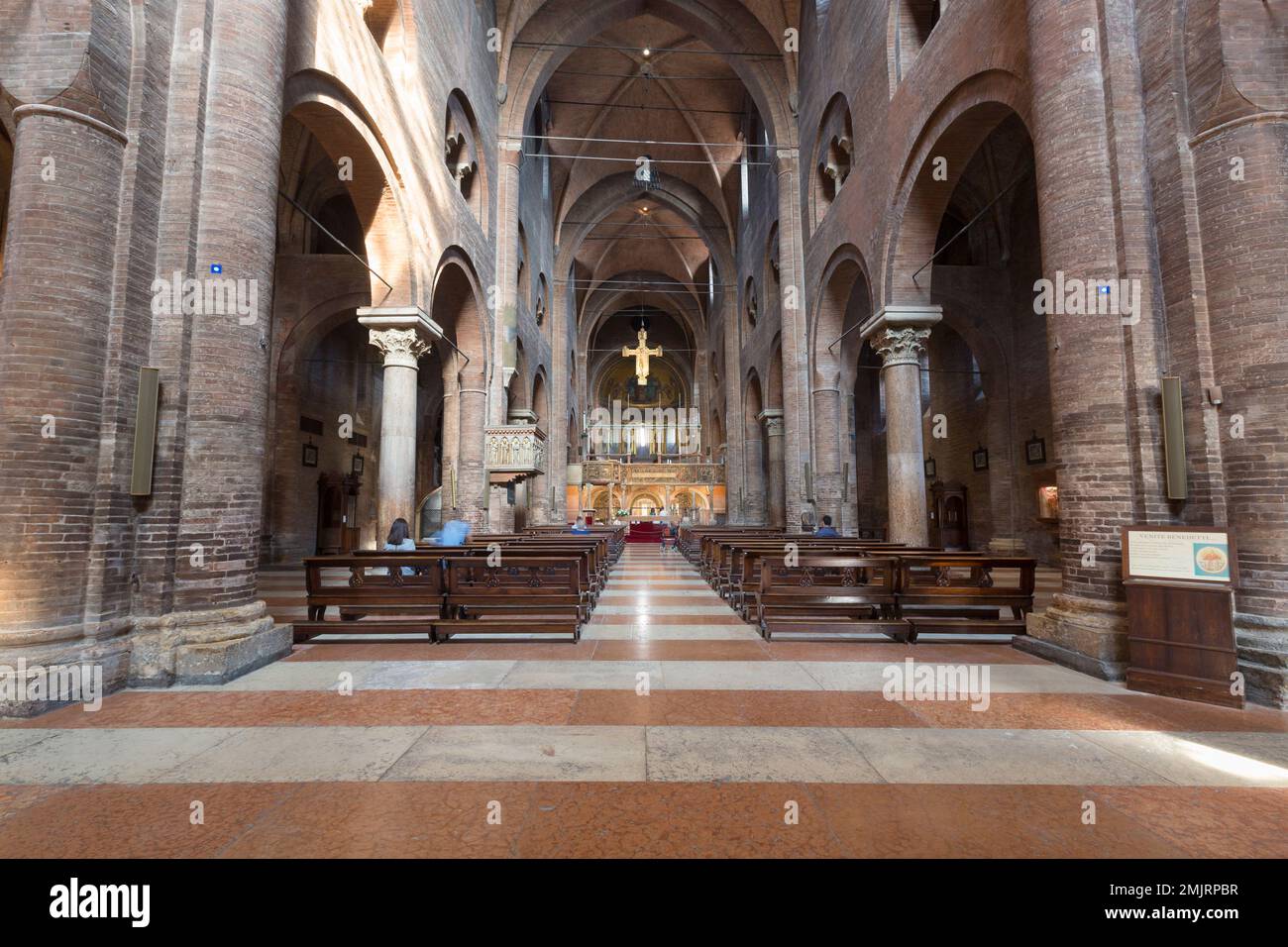 Interno della cattedrale di Modena, Modena, Italia Foto Stock