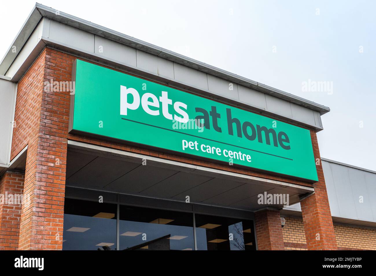 Segnaletica sopra il punto vendita Pets at Home, Ayr, Regno Unito Foto Stock