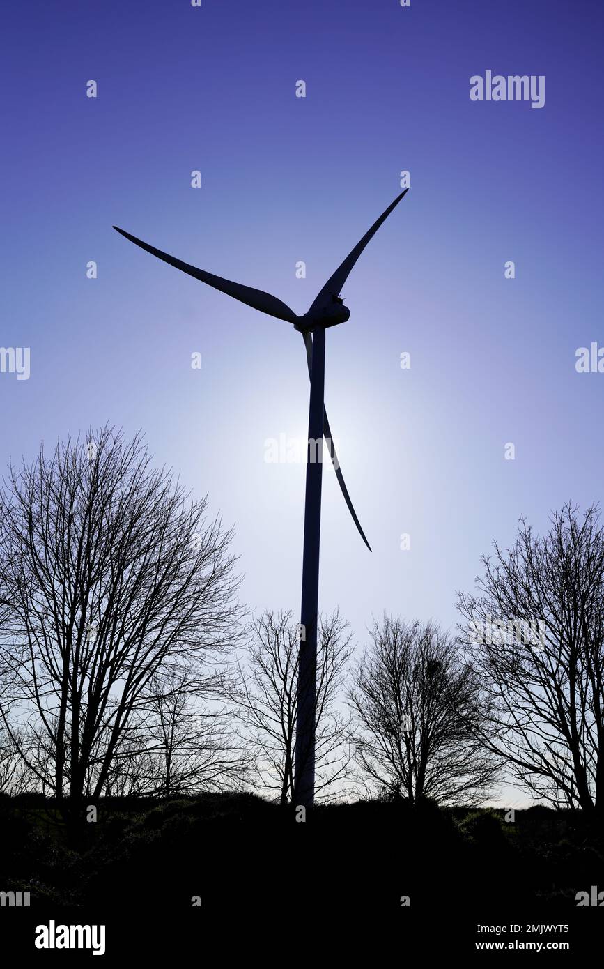 generatore eolico turbina eolica industria agricola tramonti all'alba Foto  stock - Alamy