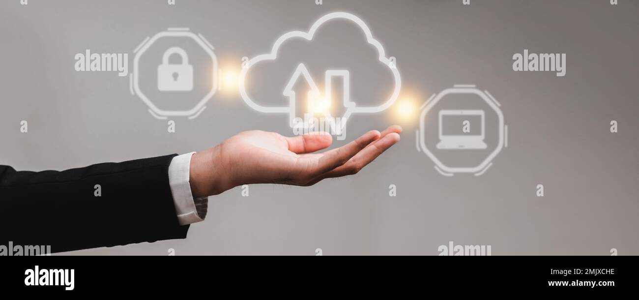 sicurezza del trasferimento sul cloud e concetto di tecnologia online Foto Stock