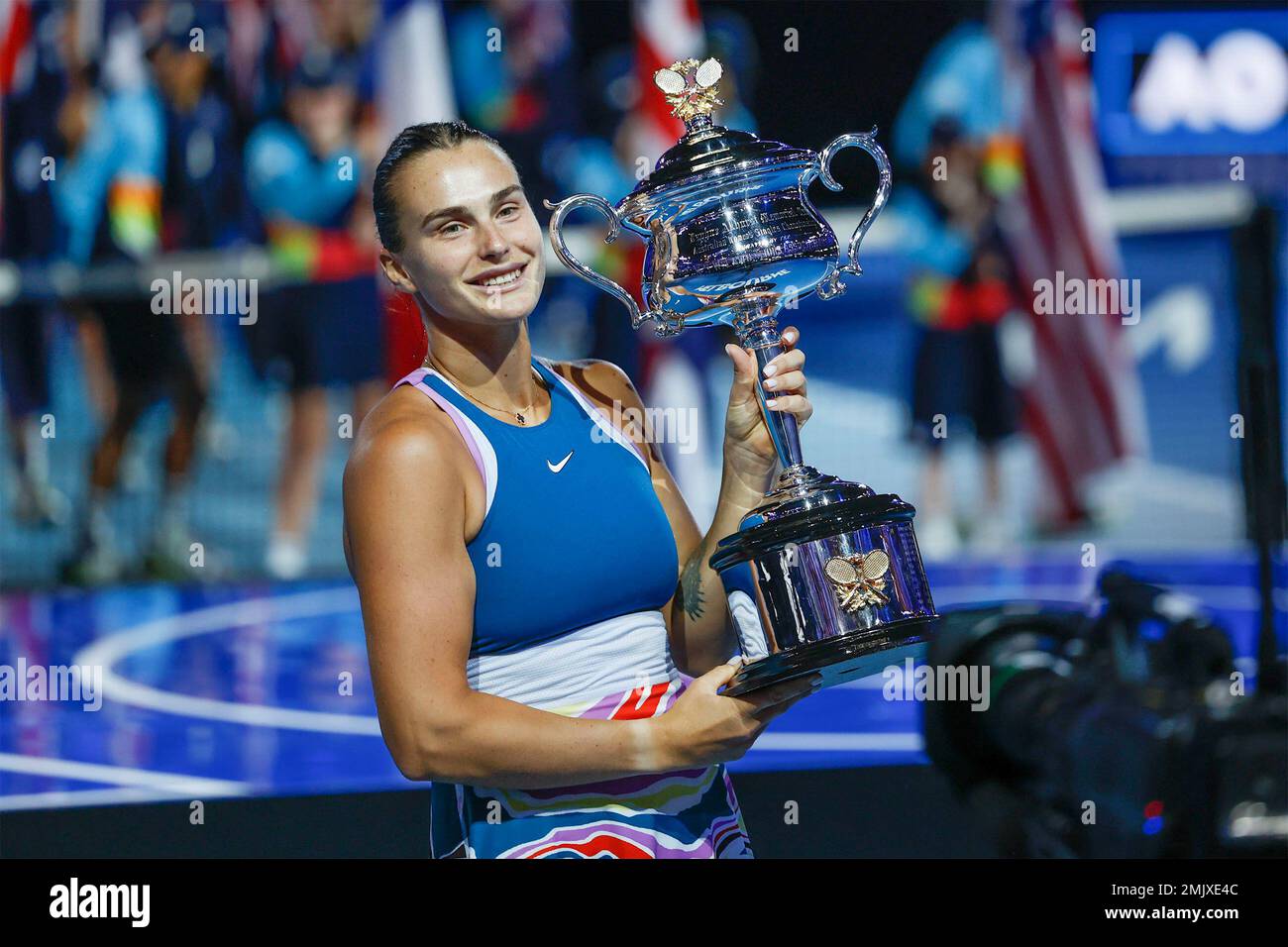 Melbourne, Australia. 28th. Gennaio 2023. Vincitore Aryna Sabalenka che ha vinto il trofeo dell'Australian Open 2023 al Melbourne Park sabato 28 gennaio 202 © Juergen Hasenkopf / Alamy Live News Foto Stock