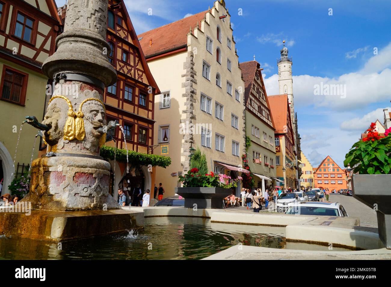 Pittoresca città antica di Rothenburg ob der Tauber o Rothenburg sul Tauber con le sue case a graticcio in Baviera, Germania Foto Stock