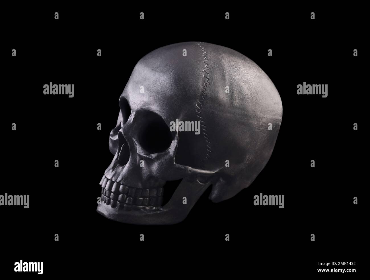 Cranio umano isolato su sfondo nero con tracciato di ritaglio Foto Stock