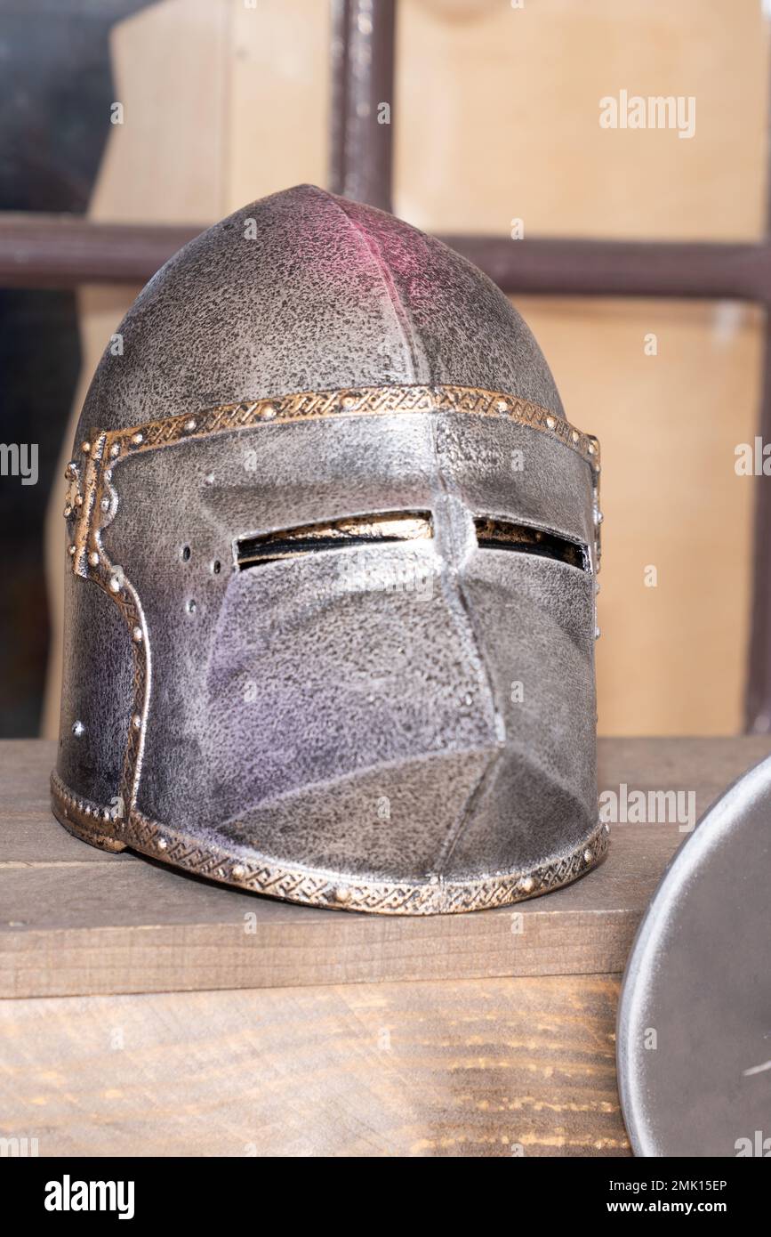 Casco Cavaliere Vintage Medieval Metal Armour Fighting Foto Stock