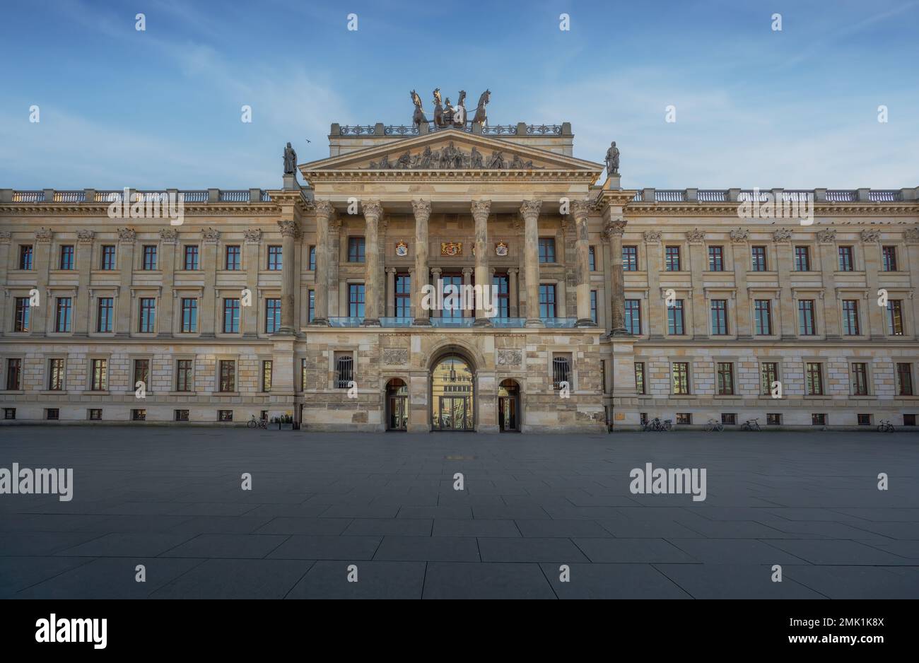Facciata del Brunswick Residence Palace con Quadriga a Schlossplatz (Piazza del Palazzo) - Braunschweig, bassa Sassonia, Germania Foto Stock