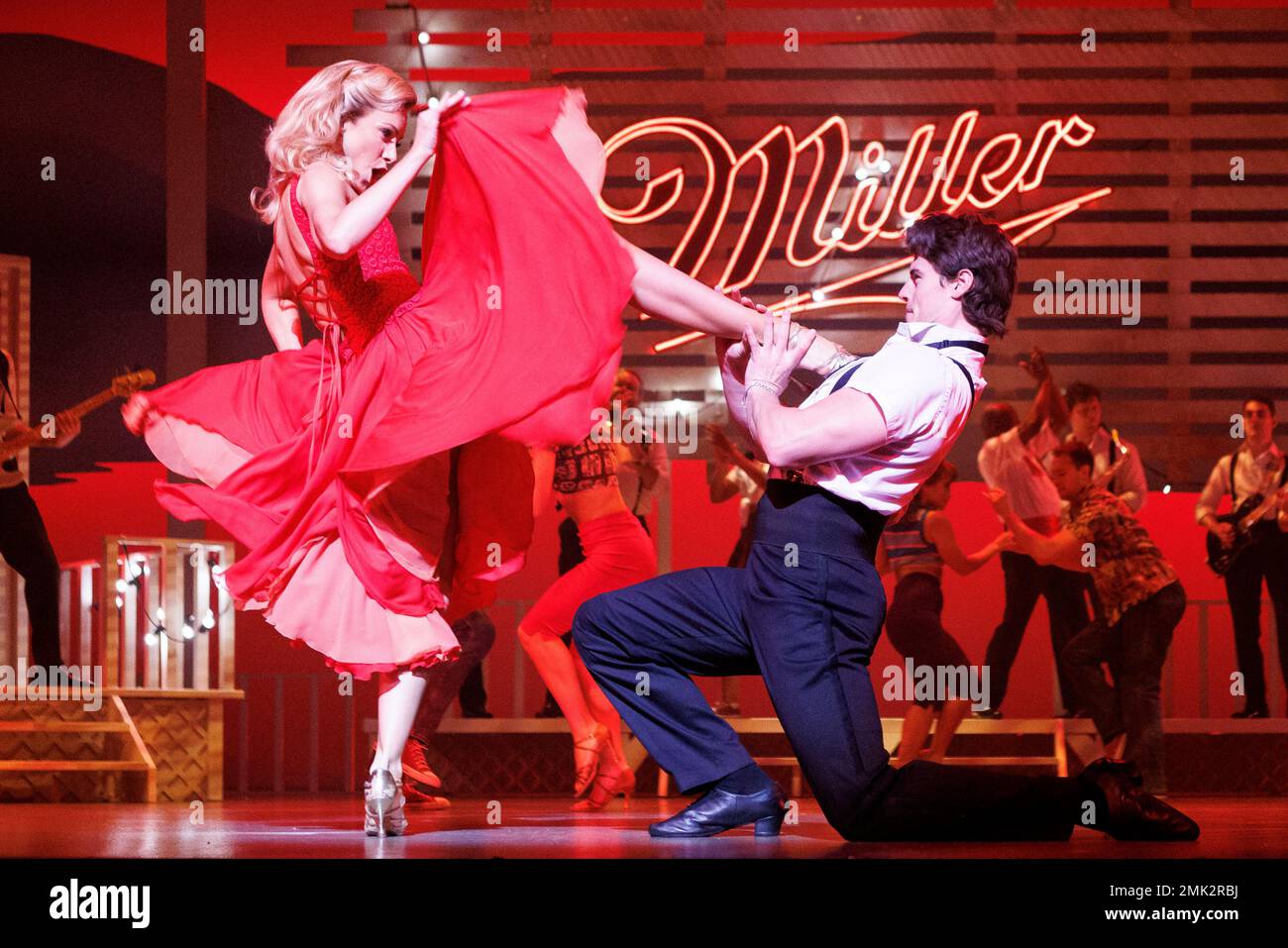 Vivete il tempo della vostra vita nel 2023, mentre Dirty Dancing – The Classic Story on Stage ritorna al West End al Dominion Theatre fino al 29th aprile. Pictu Foto Stock