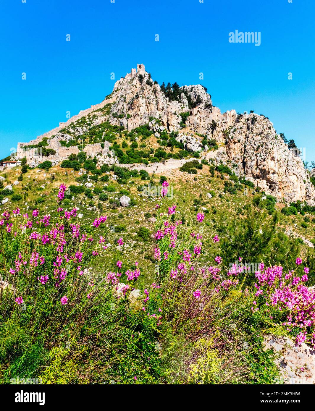 St Hilarion castello è stato chiamato dopo il nome di Eremit St. Hilarion che vi visse in una grotta nel 6. secolo. Foto Stock