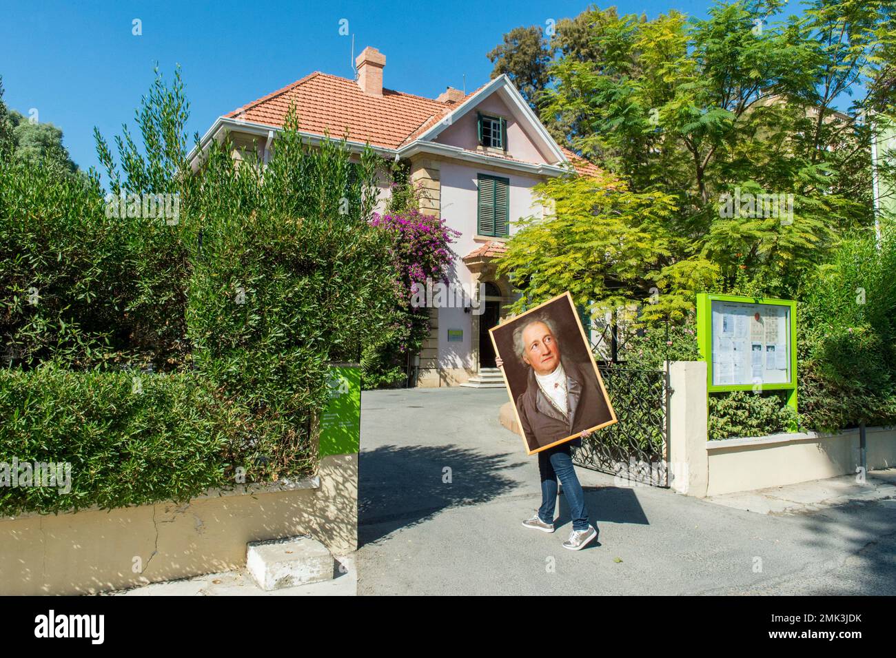Il Goethe-Institut di Nicosia si trova nella cosiddetta "Green Line no man's Land" tra greco-turco-cipriota Foto Stock